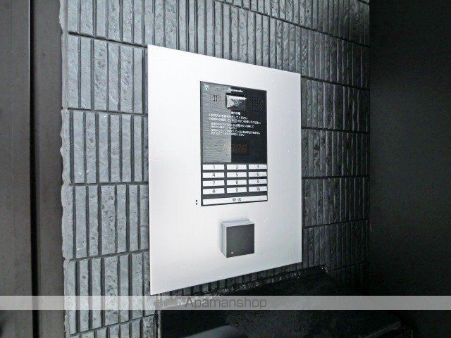 OEILLETの玄関写真