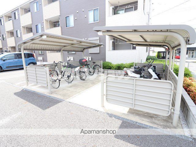 ポエラバ 1の玄関写真