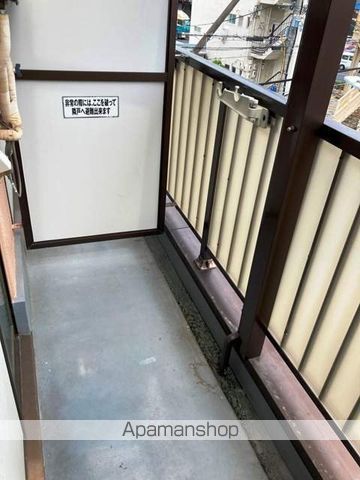 クリスタルカーサIIの内装写真