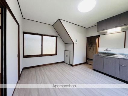 中道１丁目３２番貸家[2DK/54.6m2]のリビング・居間