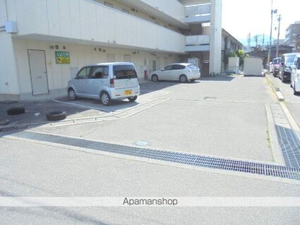 長野県長野市大字三輪荒屋[1K/25.5m2]の駐車場1