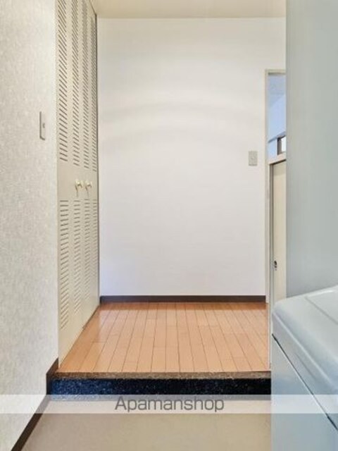 東京都新宿区中落合１丁目[3LDK/71.58m2]の玄関