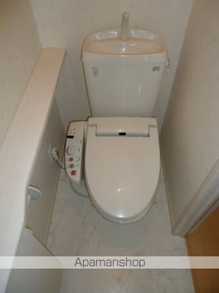 ファミーユ東手城　Ｂ棟[3LDK/88.93m2]のトイレ