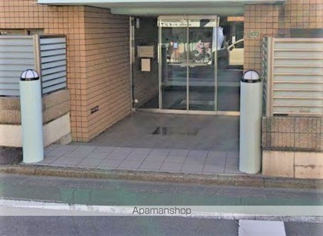 第3スカイプラザ久保中の玄関写真