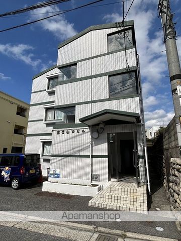 第二山口ビルの玄関写真