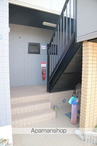 グリーンシャルマンA棟の玄関写真