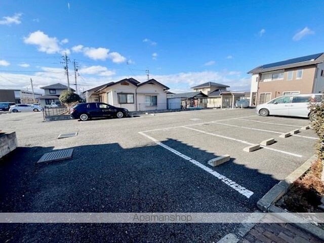 レオパレスピアーナ[1K/23.18m2]の駐車場