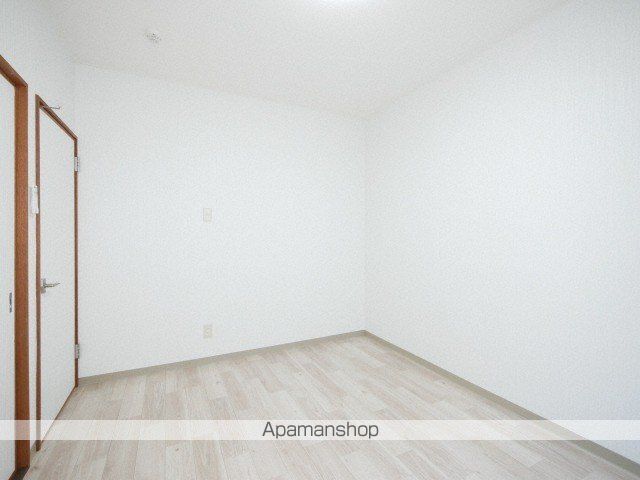 ホワイトヴァーチIIの内装写真