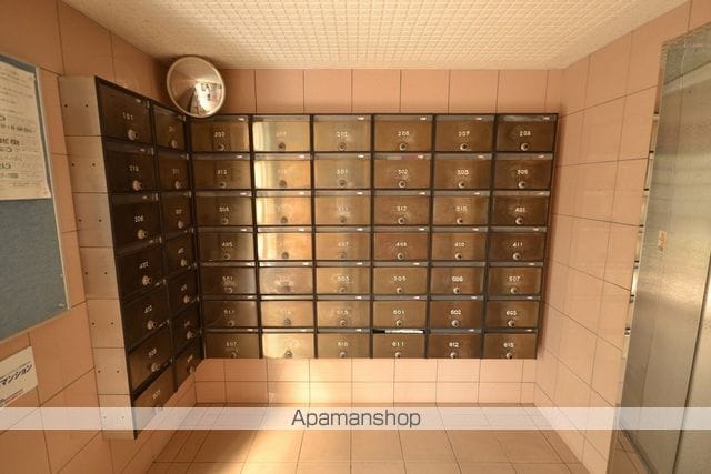 サンハイツ新栄の玄関写真