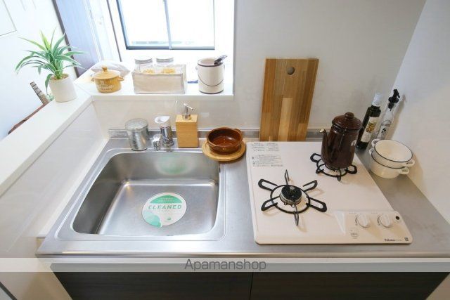 東京都新宿区若葉２丁目[1K/28.65m2]のキッチン2