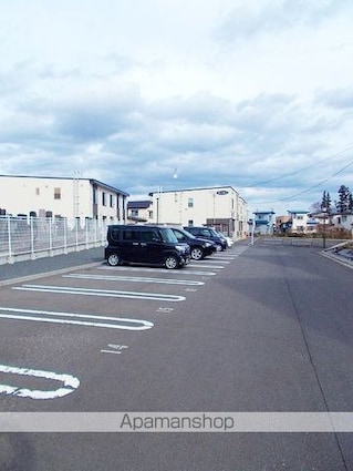 ジョイア　ヴィラ　Ⅲ[2LDK/58.45m2]の駐車場