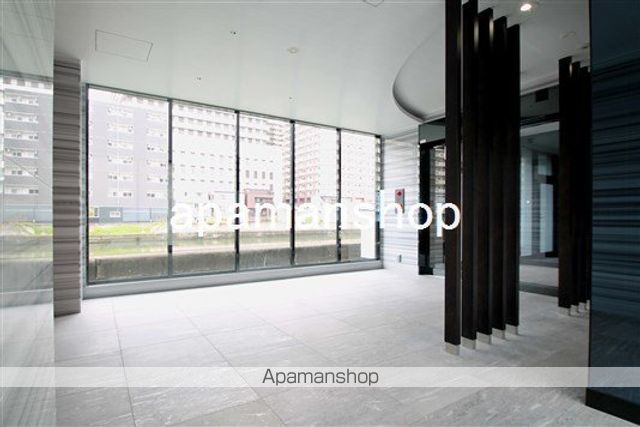 ファーストフィオーレAWAZAアクアの玄関写真
