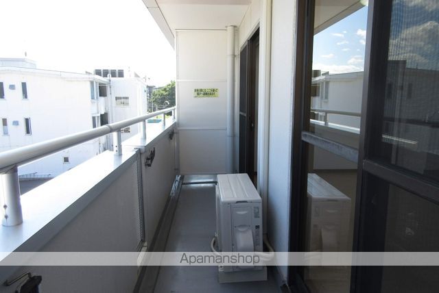 コスモスIIIの内装写真