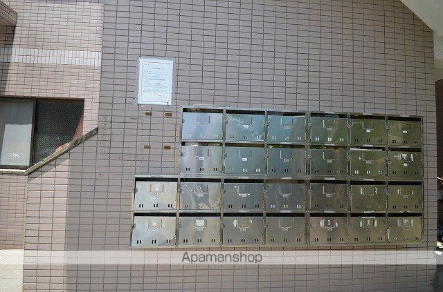 シャンポール南郡元の玄関写真