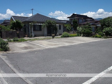 シェソワセレーノＣＤ[2K/42.48m2]の駐車場1