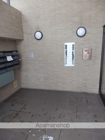 プラザ南伏見の玄関写真