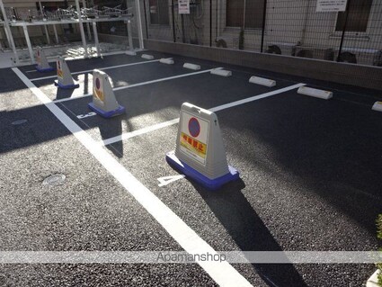 東京都立川市曙町１丁目[1K/20.97m2]の駐車場