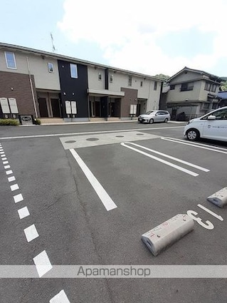 リヴァーサイドＭⅢ[1LDK/38.01m2]の駐車場1