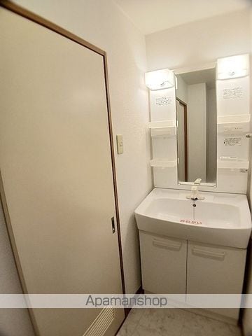 ハイクォリティーマンション麗華の内装写真