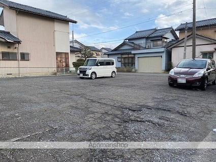 ハイツ水越　Ｂ[2K/35.93m2]の駐車場