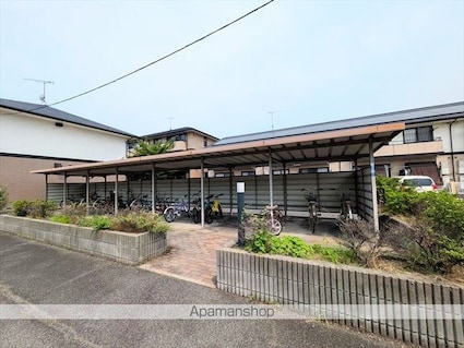 ファミーユ・ヴィラ　Ｂ・Ｃ　Ｃ棟[2LDK/55.2m2]の共用部