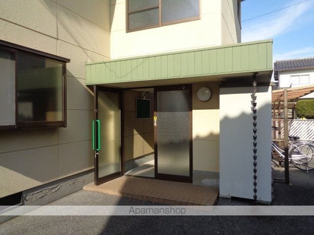 グラース中島壱番館の玄関写真
