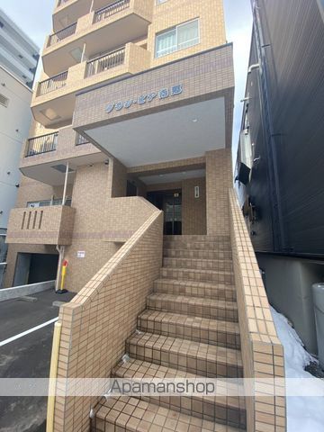 グランビア南郷の玄関写真