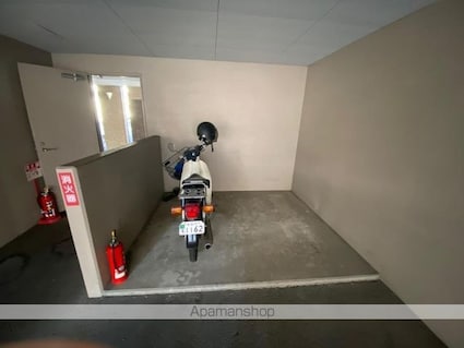 香川県高松市上之町１丁目[2LDK/62.06m2]の共用部3