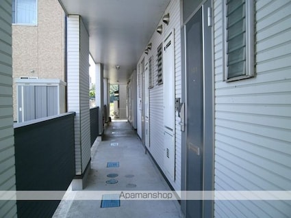 グランビュー船岡[1K/27.45m2]のエントランス5