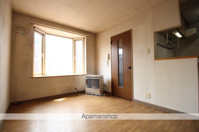 プラドール平和の内装写真