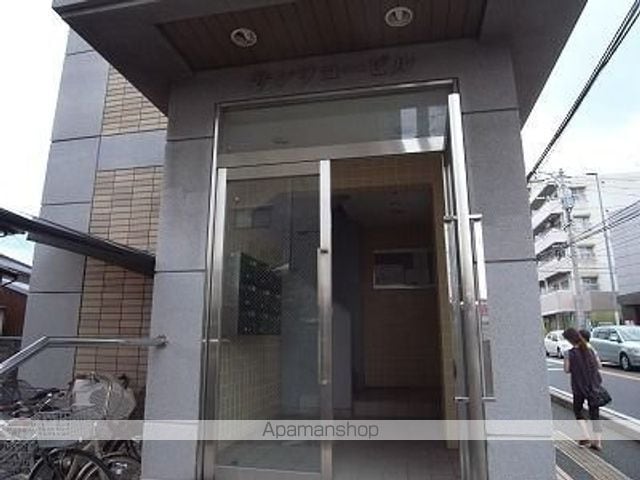 サンワコービルの玄関写真