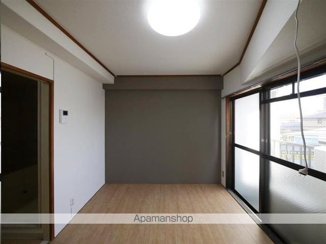 ホワイトドール台原の内装写真
