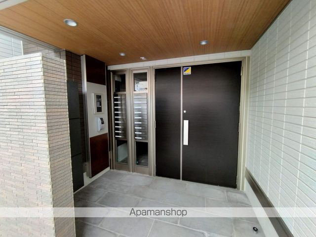 ペルスネージュ岡田の玄関写真