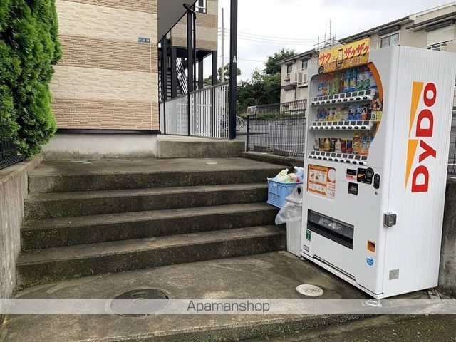 レオパレスフォンティーヌの玄関写真
