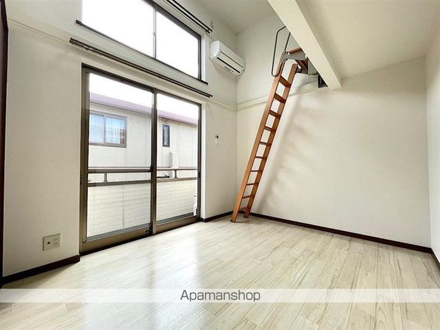 アーバン栗生の内装写真
