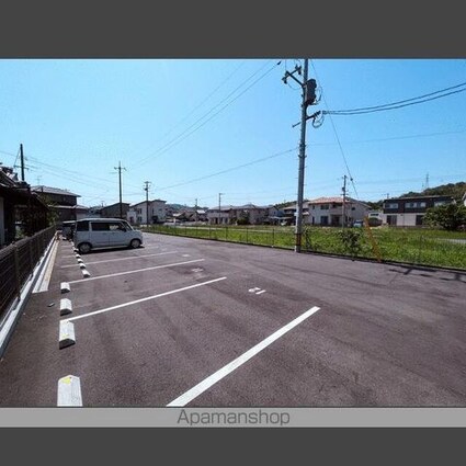 アイディール[1LDK/44.28m2]の駐車場