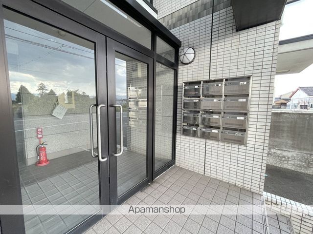 グランド2の玄関写真