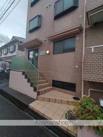 甲東イーストマンションの玄関写真