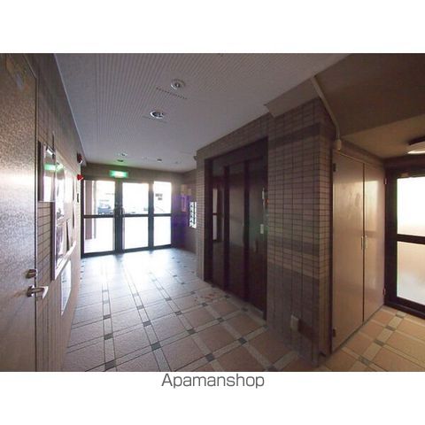 クレストステージ内山の玄関写真