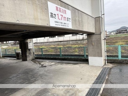 香川県高松市国分寺町新居[6DK/145.4m2]の共用部3