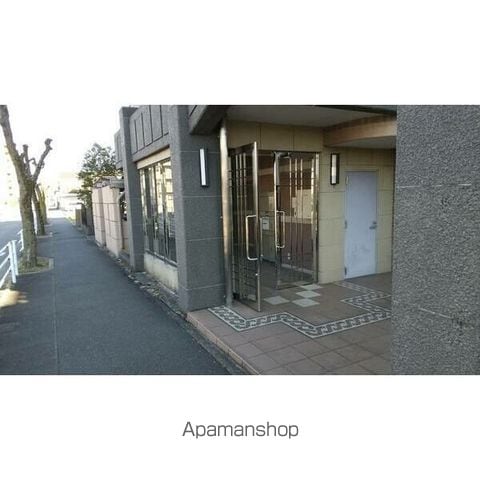 クリスタル・アイの玄関写真