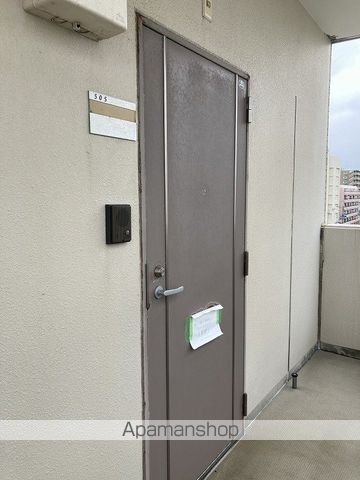 ライフコア駅南の玄関写真