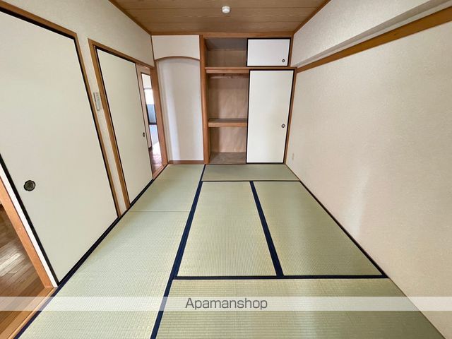 ロータリー春岡の内装写真
