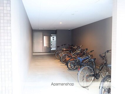 グランツ泉[1LDK/44.33m2]の駐車場