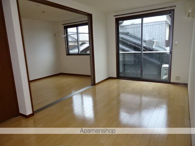 米子市 2階建 築24年の内装写真