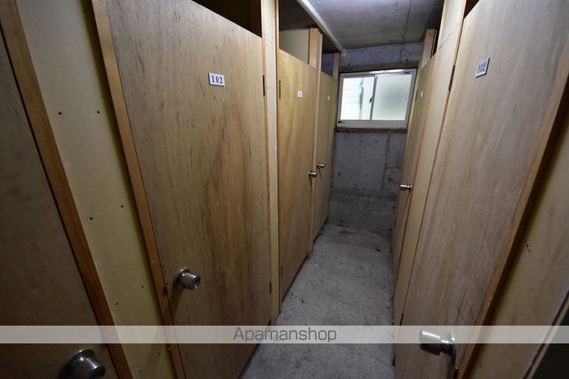 FLAT HOMEの玄関写真