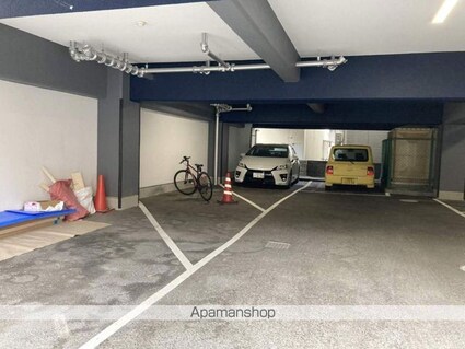 広島県広島市中区住吉町[1LDK/54m2]の駐車場