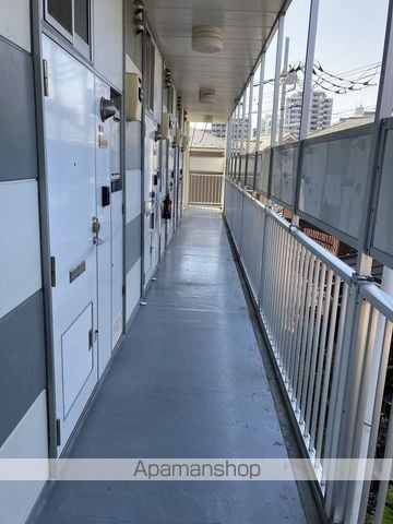 レオパレスナガシマの玄関写真