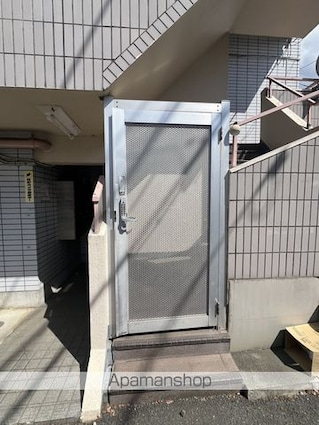 東京都八王子市椚田町[1R/15.5m2]のエントランス