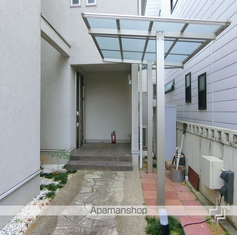 近鉄京都線 伏見駅 徒歩14分 3階建 築22年の玄関写真